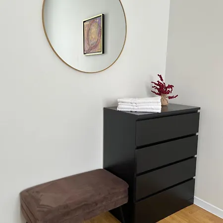 Spacious & Stylish Old Town Apartment *