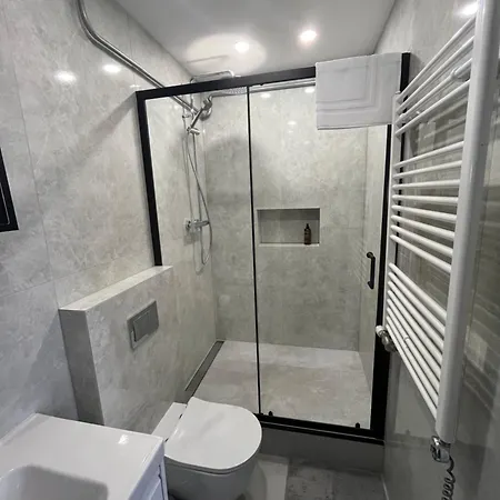 Spacious & Stylish Old Town Kaunas